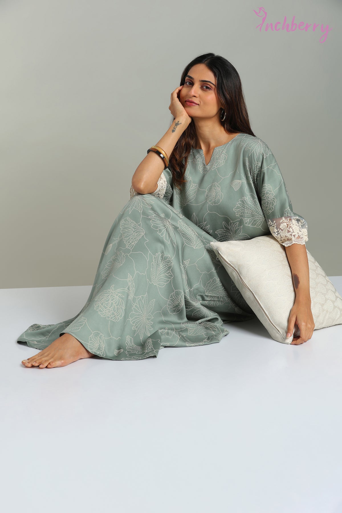 Relaxed fit rayon nightgown