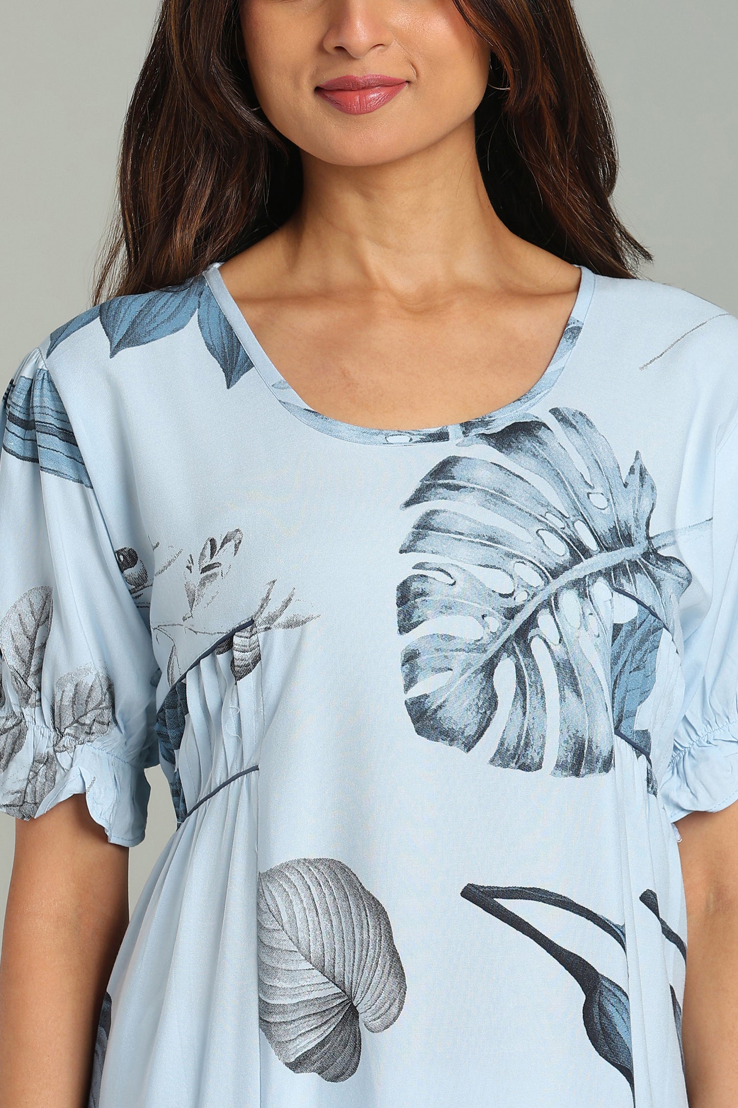 Regular fit stylish nightgown