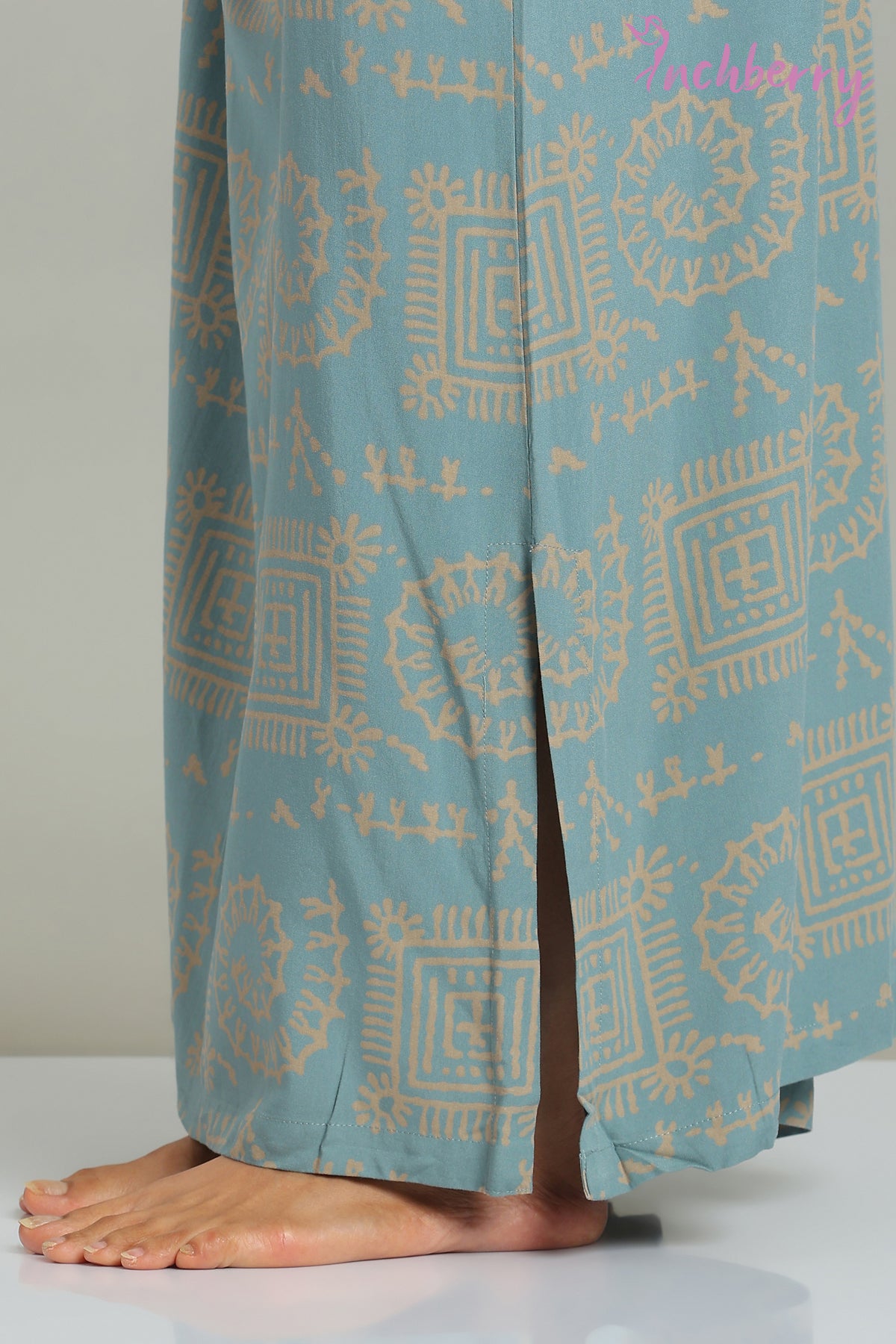 Comfortable nightgown for ladies