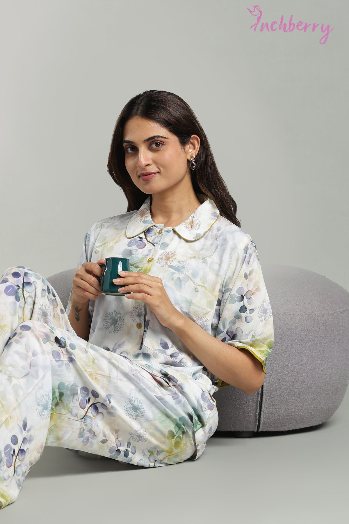 Pyjama set shirt model