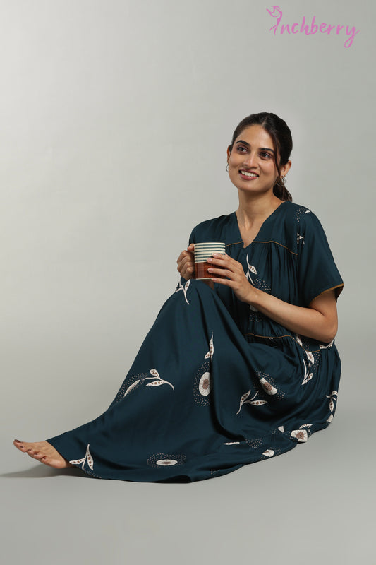 Relaxed fit rayon nightgown