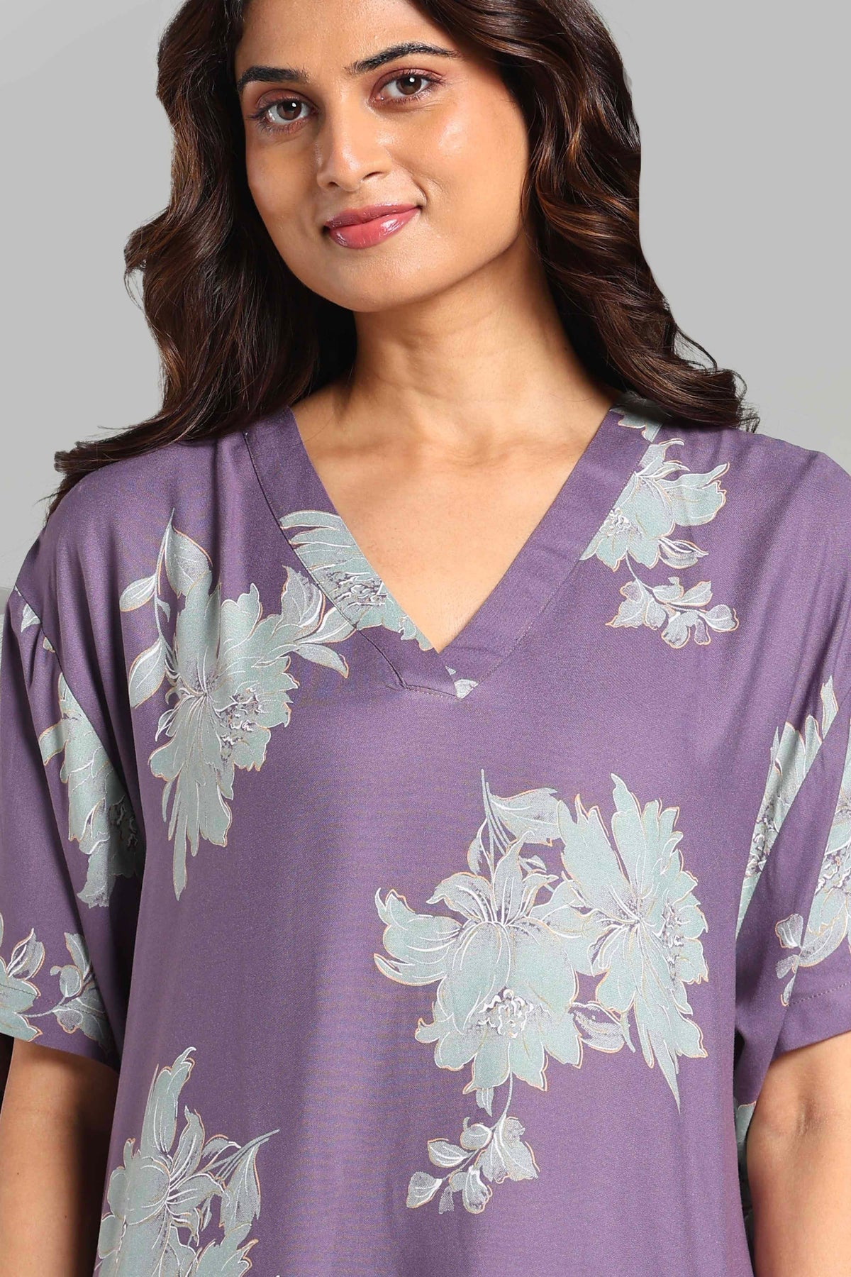Short elegant night gown